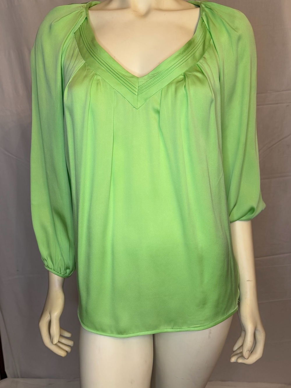 Diane Von Furstenberg Lime Green V-Neck Pleated Blouse - Picture 2 of 9